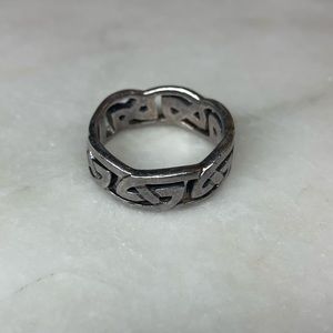 Sterling silver ring marked 925